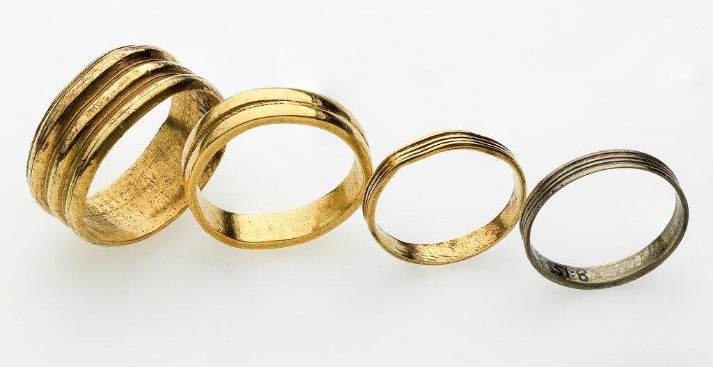 The Metal-Matching Rule Most Jewelry Guides Get Wrong