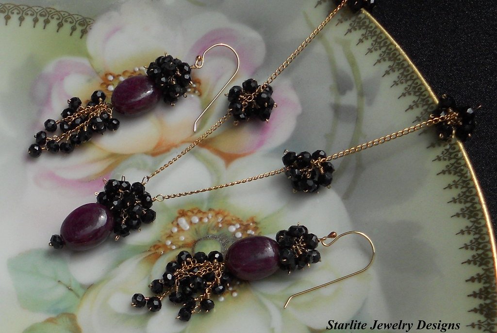 Choosing Earring and Necklace Shapes for Your Neckline and Face Shape