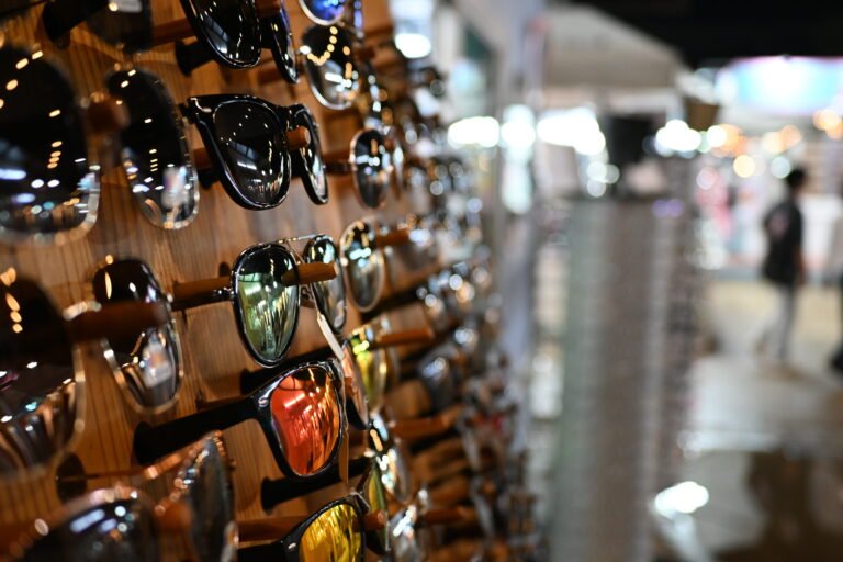 Choosing Sunglasses Shapes for Your Face — The Actual Logic